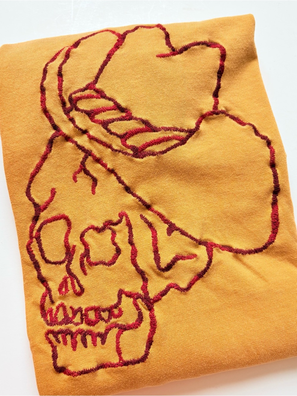 Lucky Brand Mustard Yellow T-Shirt with Red Embroidered Skull Design Small - Picture 1 of 2